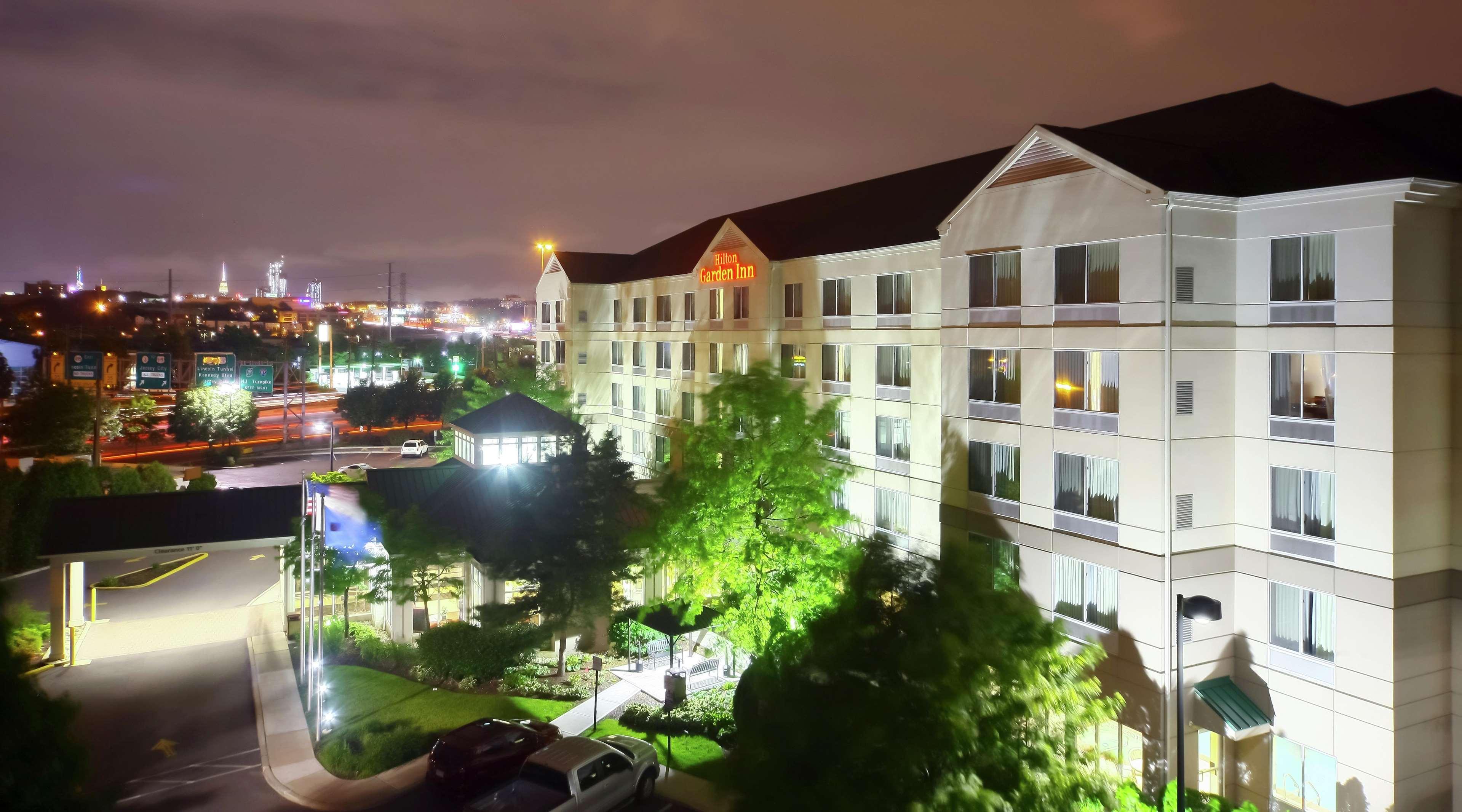 Hilton Garden Inn Secaucus/Meadowlands Экстерьер фото